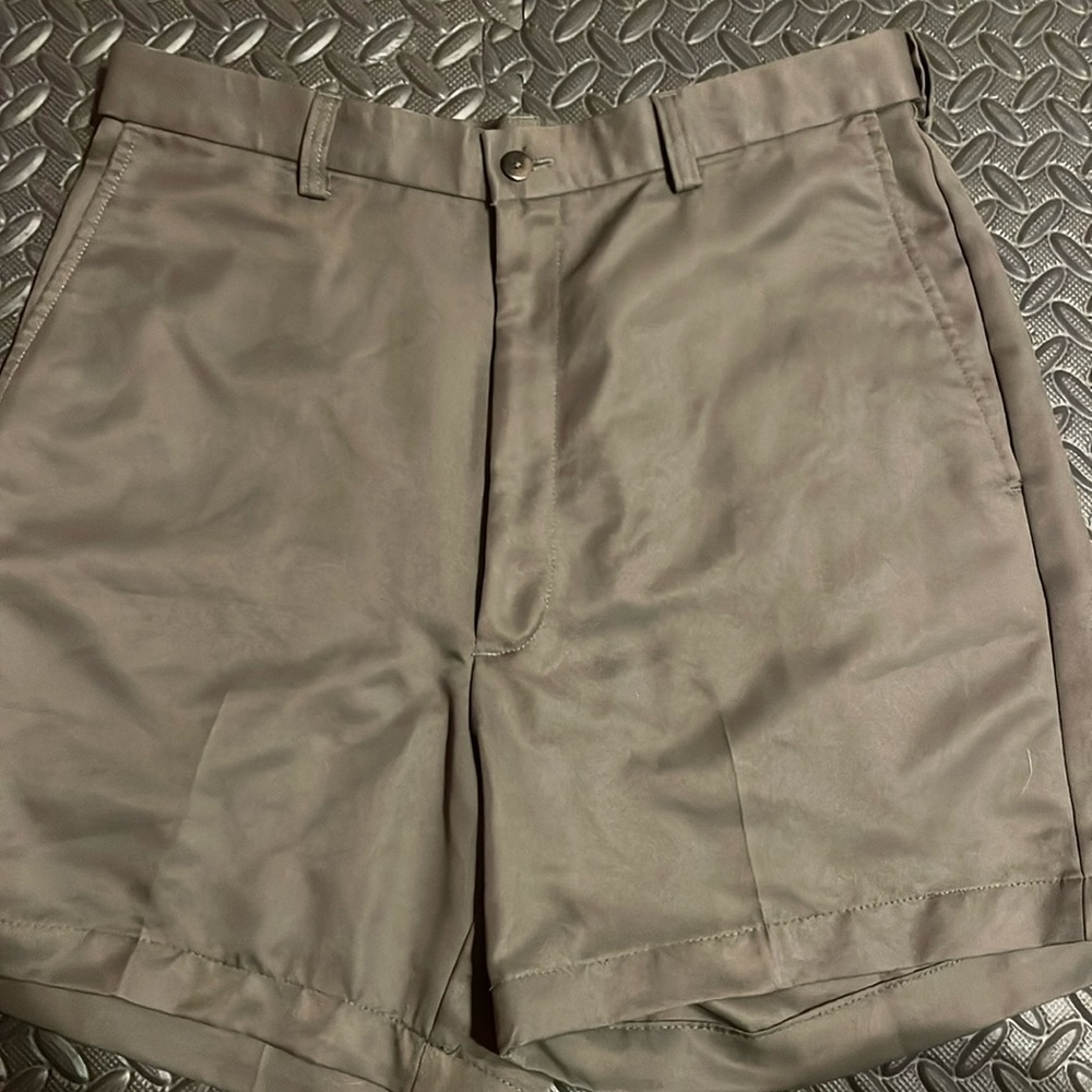 Men’s olive green dress shorts with button